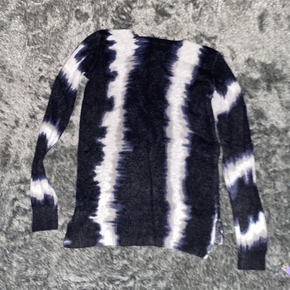 Saks 5th Avenue women’s tie dye cashmere crew  neck sweater Sz Xs - Picture 9 of 10